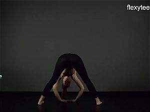 FlexyTeens - Zina shows lithe bare body